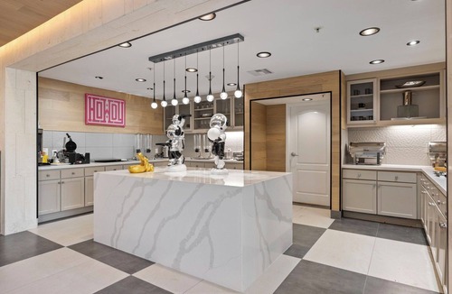 FM 1960 Hotel | Experience Quiet Room in Houston Great for Weekend Adventures | Outdoor Pool