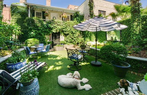 Historic Downtown Savannah Cottage | Experience Savannah like you live here! Shared Courtyard! Dog Friendly!