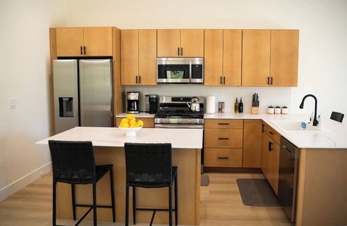 Lakeside House | Experience Simple Montana Luxury (Cottage #4)