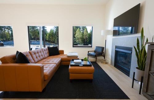 Lakeside House | Experience Simple Montana Luxury (Cottage #1)