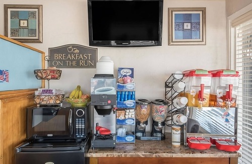 Pecos Hotel | Experience Texas Hospitality in Pecos! 2 Comfortable Units! Airport Shuttle!