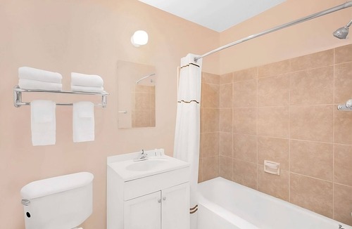Pecos Hotel | Experience Texas Hospitality in Pecos! 2 Comfortable Units! Airport Shuttle!