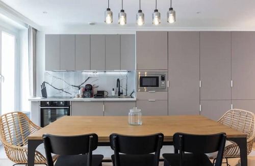 Saint-Merri Apartment | EXPERIENCE THE BEST OF PARISIAN LIVING IN THE VIBRANT MARAIS – RUE DU TEMPLE