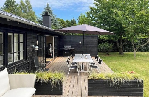 Dronningmolle House | Experience the charming cottage near Ruslands Bakker