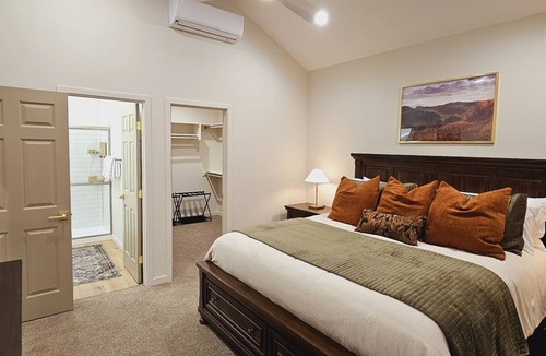 Snowflake Apartment | Experience the Charm and Adventure of Snowflake in this new and comfy apartment.