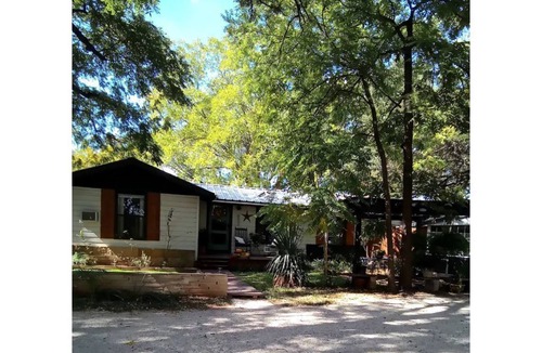 Buffalo Gap House | EXPERIENCE the GAP. in all of its shaded glory