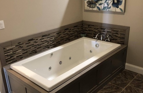 Iola Apartment | Experience the Lofts-Beck