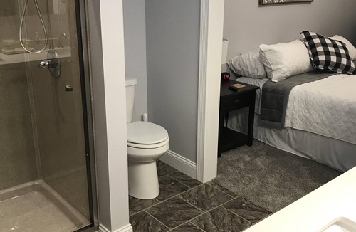 Iola Apartment | Experience the Lofts-Wheeler suite