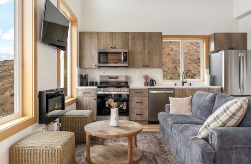 Entiat Cabin | Experience The Outlook Cabin