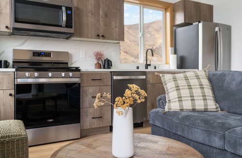 Entiat Cabin | Experience The Outlook Cabin