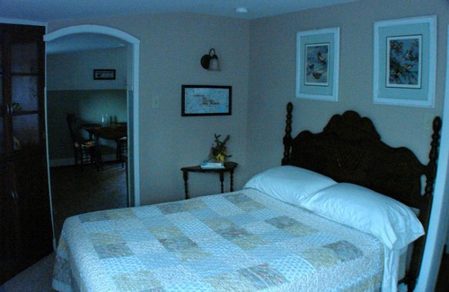 Parsons House | Experience The Quiet Of The Farm With Upscale Amenities.