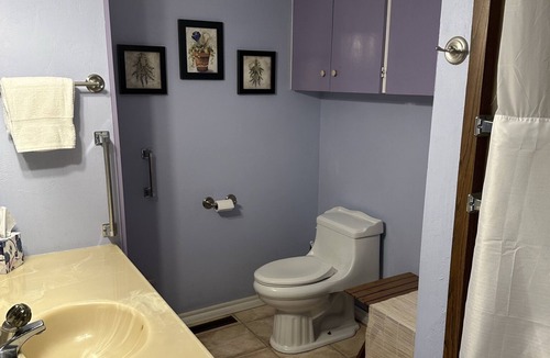 Elizabeth House | EXPERIENCE TOTALITY AT THE LAKE!