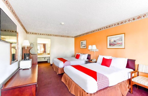 Tyler Hotel | Experience Tyler’s Attractions from a Welcoming Premium Room