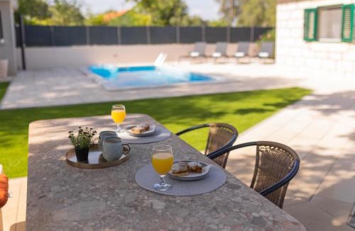 Drnis House | Experience VILLAGE LIFE - Jokini Dvori with private pool