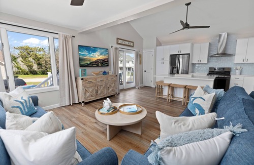 Town Bank House | Experienced host's new VRBO: Bayside Blessings!