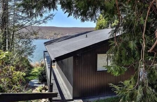 Greenwood Lake House | Explore a Luxurious Lakefront Dream Home