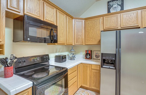 Alvin House | Explore Alvin! Charming Home Near College & Dtwn