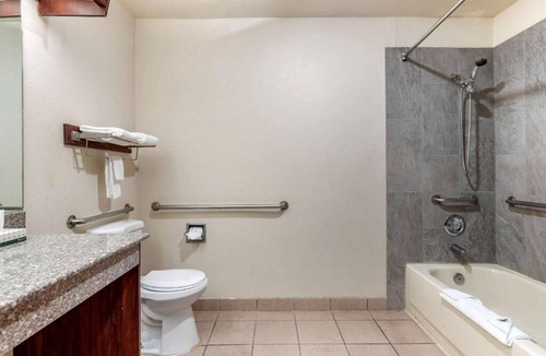 Maywood Park House | Explore beautiful Portland from our convenient locationn