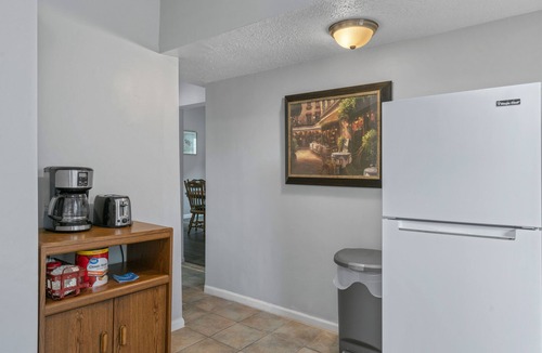 North Tonawanda Apartment | Explore Buffalo & Niagara Falls from this newly renovated apartment!