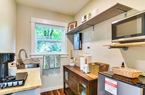 Camas Apartment | Explore Columbia Gorge: Quiet Camas Studio!