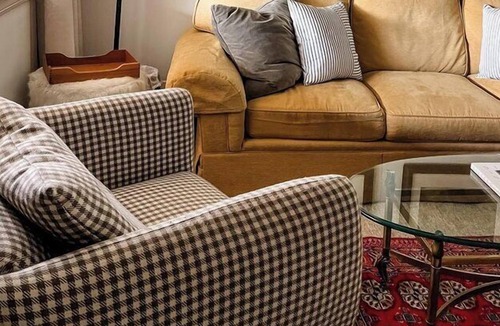 Dallas House | Explore DT: Cozy Niche, Ideal for Extended Stays