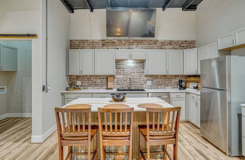 Burkburnett Apartment | Explore Dtwn Burkburnett! Industrial Apt w/Patio
