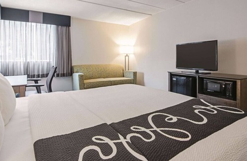 Portland House | Explore Enchanting Views of Portland! 2 Modern Hotel Units, Free Breakfast