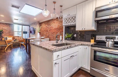 Gaslamp Quarter Apartment | Explore Gaslamp from Chic APT + Kitchen | Sleeps 5