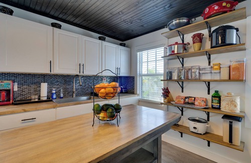 Punta Gorda House | Explore Historic Dtwn Punta Gorda! Home w/Deck
