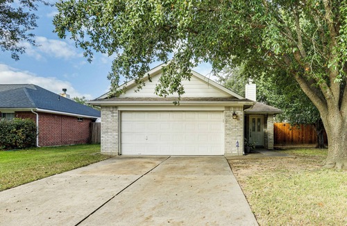Spring Cottage | Explore Houston & Beyond! Spring Home w/Backyard