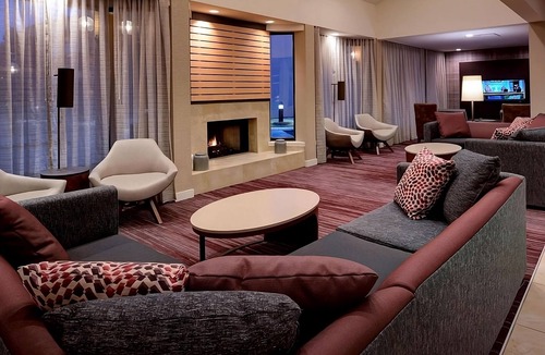 South Kansas City Hotel | Explore Kansas City! Pet-friendly, Parking, Short Drive to Arrowhead Stadium!