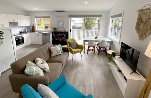 Belmont South Cottage | Explore Lake Macquarie and Newcastle!