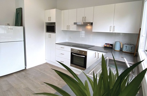 Belmont South Cottage | Explore Lake Macquarie and Newcastle!