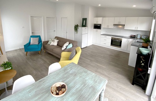 Belmont South Cottage | Explore Lake Macquarie and Newcastle!