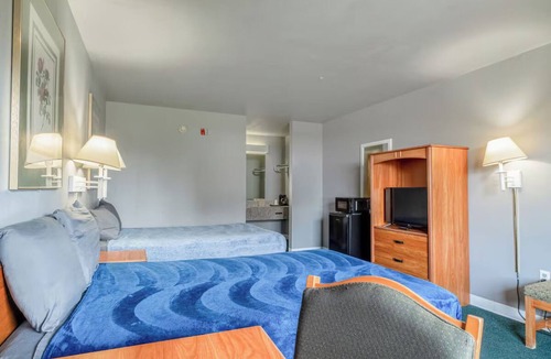 Livingston Hotel | Explore Livingston from a Convenient Room with 2 Full Beds