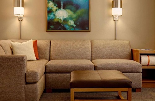 St. Johns Hotel | Explore More of Austin! Free Parking, Pets Allowed, Visit Paramount Theatre!