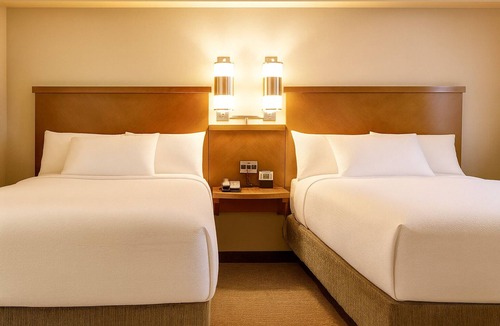 St. Johns Hotel | Explore More of Austin! Free Parking, Pets Allowed, Visit Paramount Theatre!