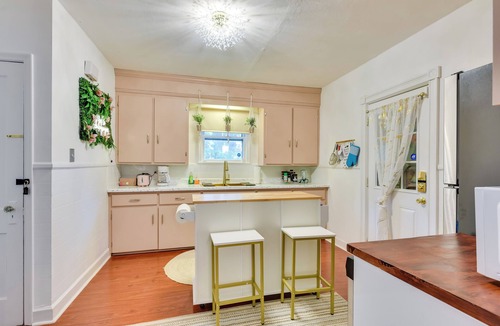Niagara Falls House | Explore Niagara Falls! Colorful Upstate Getaway