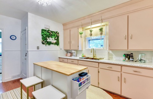 Niagara Falls House | Explore Niagara Falls! Colorful Upstate Getaway