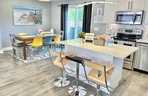 Port Weller West House | Explore Niagara-on-the Lake Retreats withnUS!