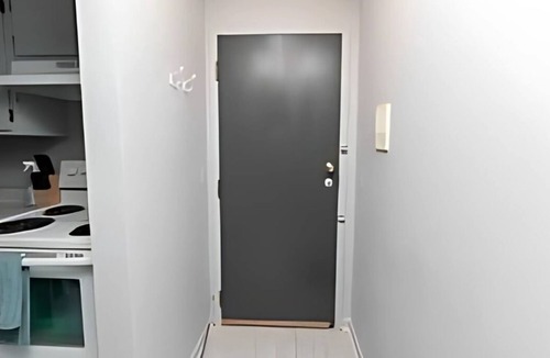 West Ridge Apartment | Explore Northside from Modern Studio Apartment near Dining and Shops + Laundry