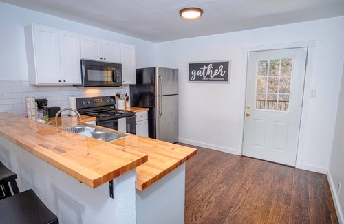 Midtown Apartment | Explore Pearl 2br/2ba Near DT and Riverwalk