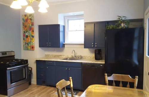 Marshall-Shadeland House | Explore Pittsburgh from a Modern, Hip Bungalow