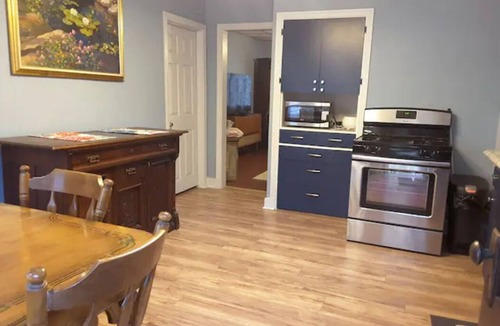 Marshall-Shadeland House | Explore Pittsburgh from a Modern, Hip Bungalow