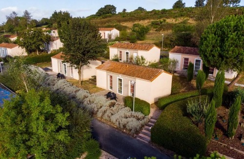 Les Epesses Apartment | Explore Puy du Fou from a Peaceful Countryside Base - Free Parking Included