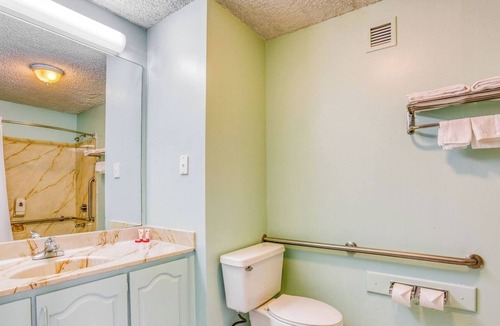 South Tulsa Hotel | Explore Quiet Tulsa Retreat Perfect for Both Business & Family Travelers