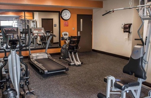 Federal Way House | Explore Seattle and Tacoma from this room !