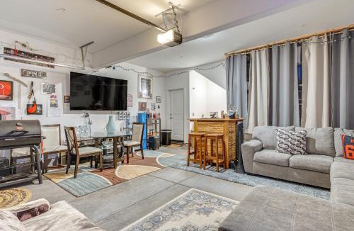West Sacramento House | Explore, Shop & Relax! Getaway in West Sacramento