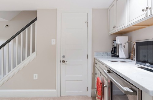 Northeast Apartment | Explore Sights of Washington from Spacious Basement Apartment