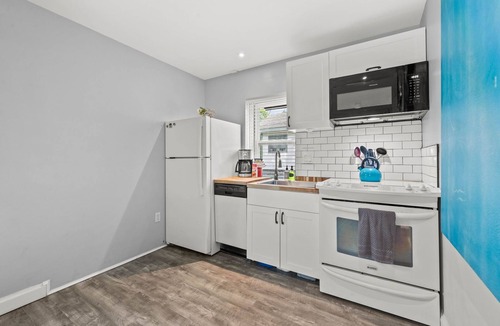 Crescent Lake House | Explore St. Pete! Bikes Included, Prime Spot